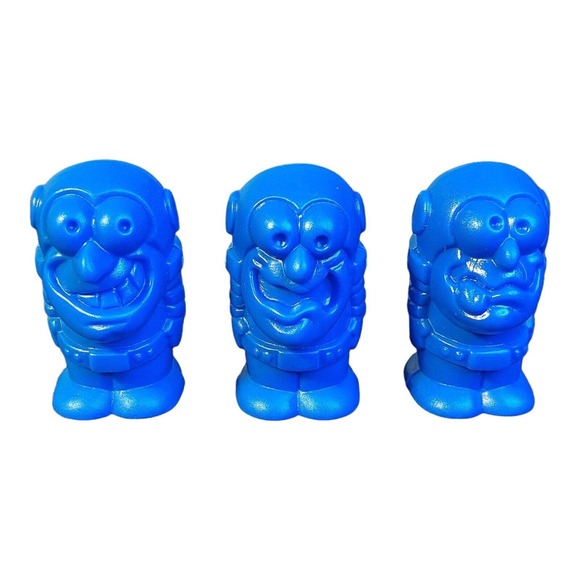 KooKooNauts Game Milton Bradley 3X BLUE Astronaut Replacement Pieces 1995 RARE - Picture 1 of 4